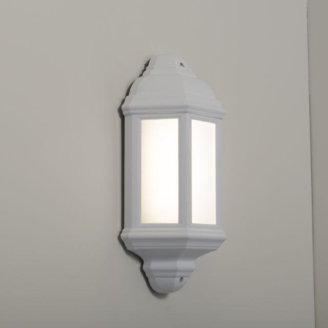 Manta 10w 4000K LED Polycarb Half Wall Lantern White