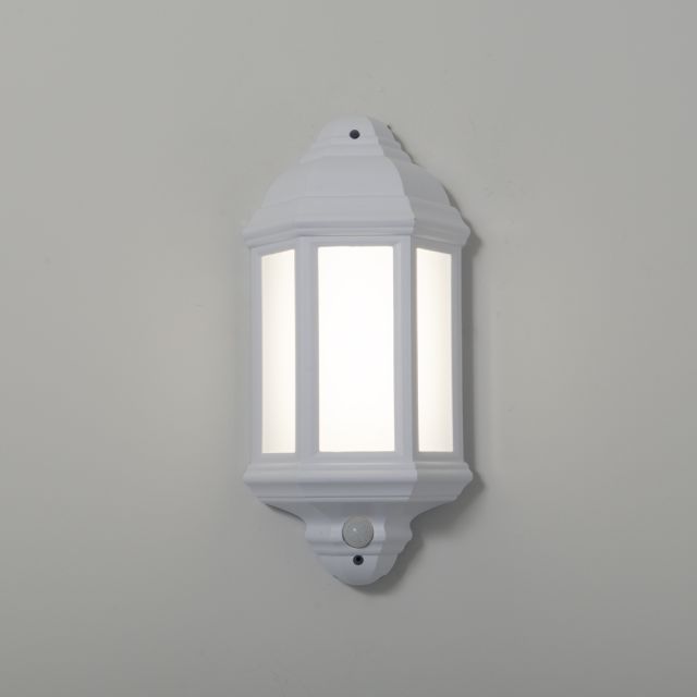 Manta 10w 4000K LED PIR Polycarb Half Wall Lantern